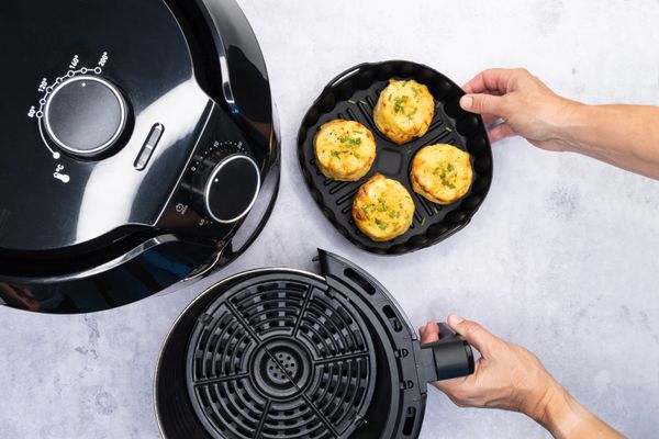 Cuisena Air Fryer Silicone Square Basket Black 21cm - Image 4