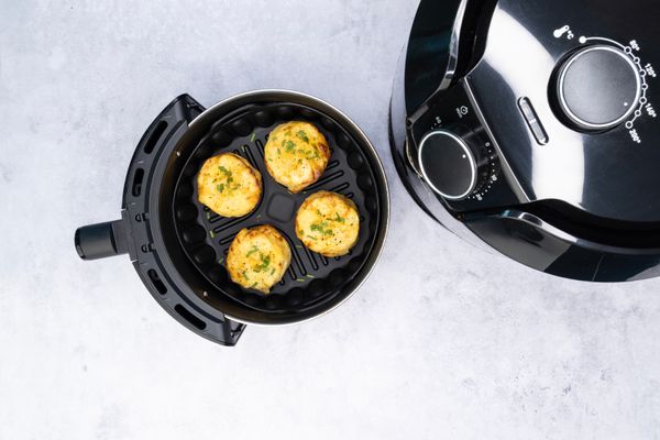 Cuisena Air Fryer Silicone Square Basket Black 21cm - Image 5