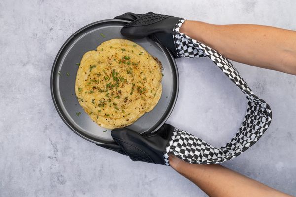 Cuisena Silicone & Fabric Double Glove - Black Check - Image 5