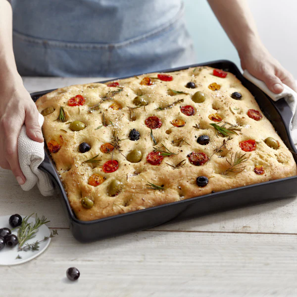 Emile Henry Focaccia Bread Baker - Charcoal - Image 6