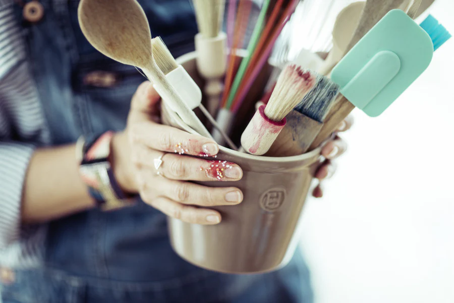 Emile Henry Utensil Pot - Clay - Image 5