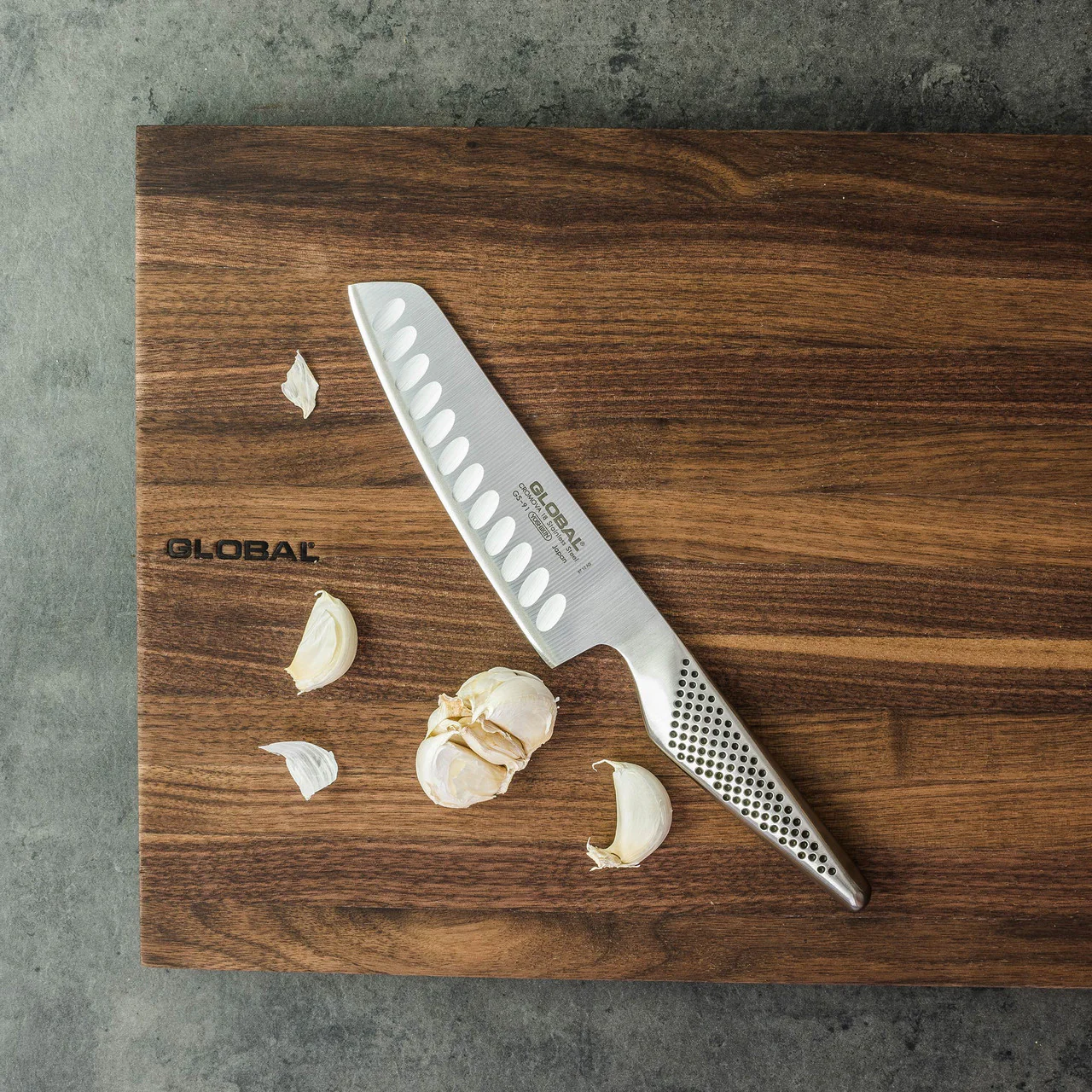 Global Classic 14cm Vegetable Knife - Fluted - Image 3
