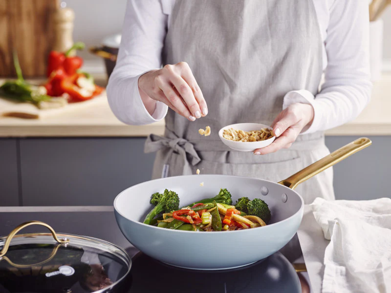 GreenPan Padova Smokey Blue Covered Wok 28cm/3.7L - Image 5