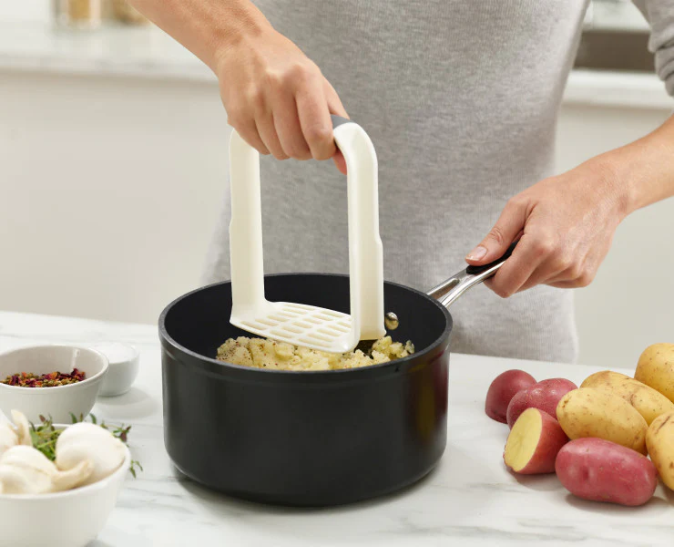 Joseph Joseph Duo Potato Masher White - Suitable for non-stick cookware - Image 2