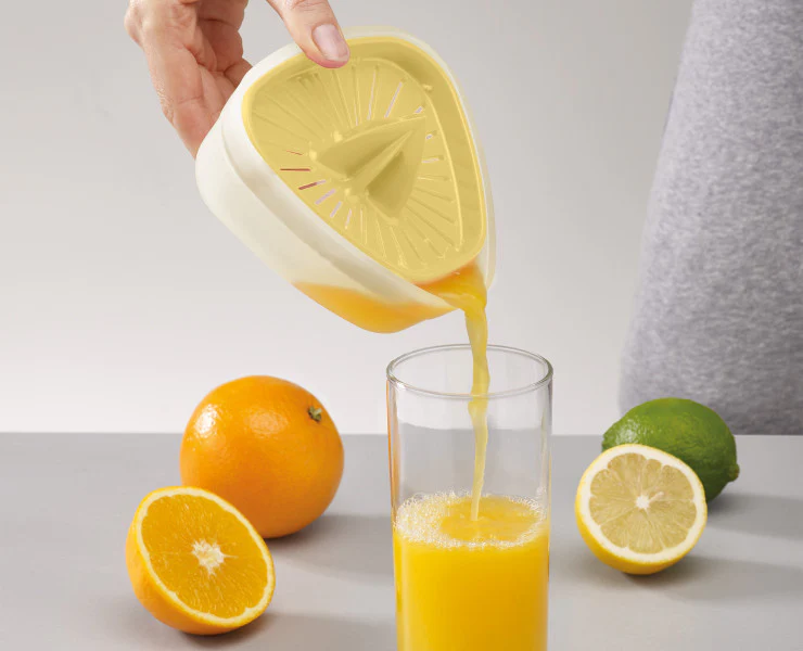 Joseph Joseph Duo Juicer with reversible lid - Image 5