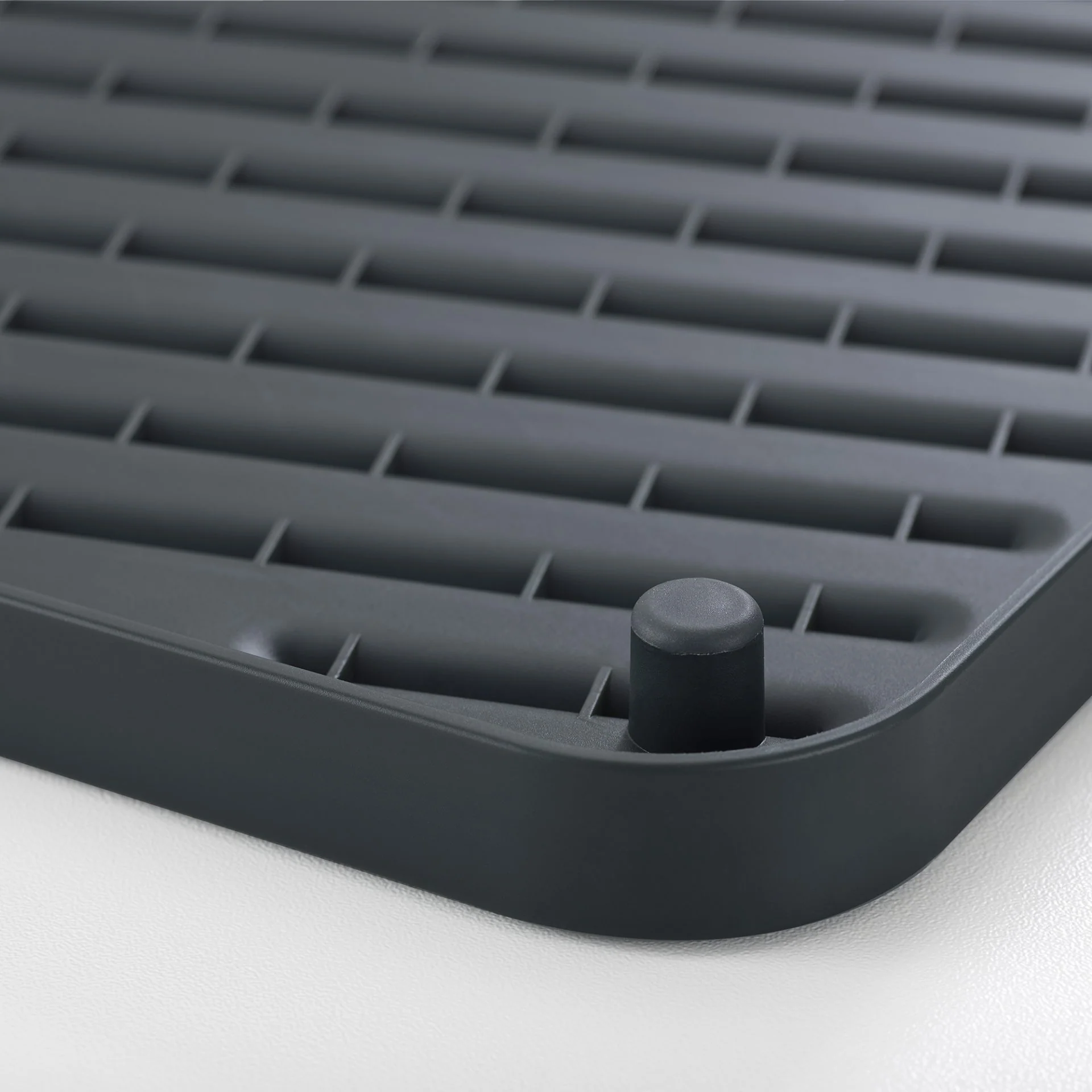 Joseph Joseph Flip-Up Drain Board Grey - Image 4