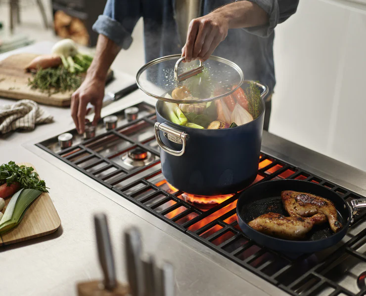 Joseph Joseph Space 25cm/8.5qt Non-Stick Stock Pot & Lid - Image 4
