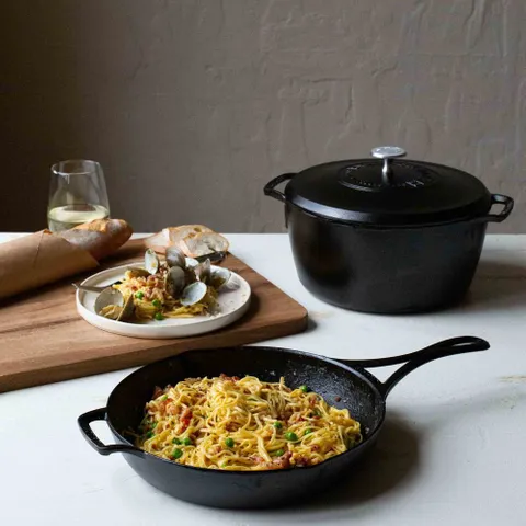 Lodge Blacklock Cast Iron Dutch Oven – 5.2L - Image 3