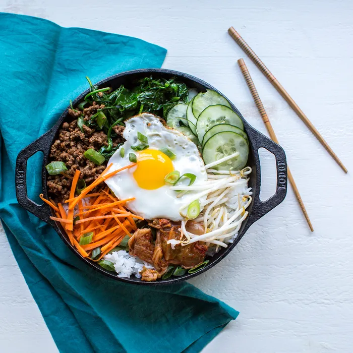 Lodge Mini Cast Iron Induction Wok - 23cm × 7.5cm - Image 2