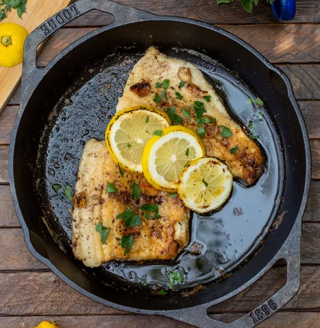 Lodge Wanderlust Dual Handled Cast Iron Induction Skillet Camper – 26cm x 5cm - Image 3