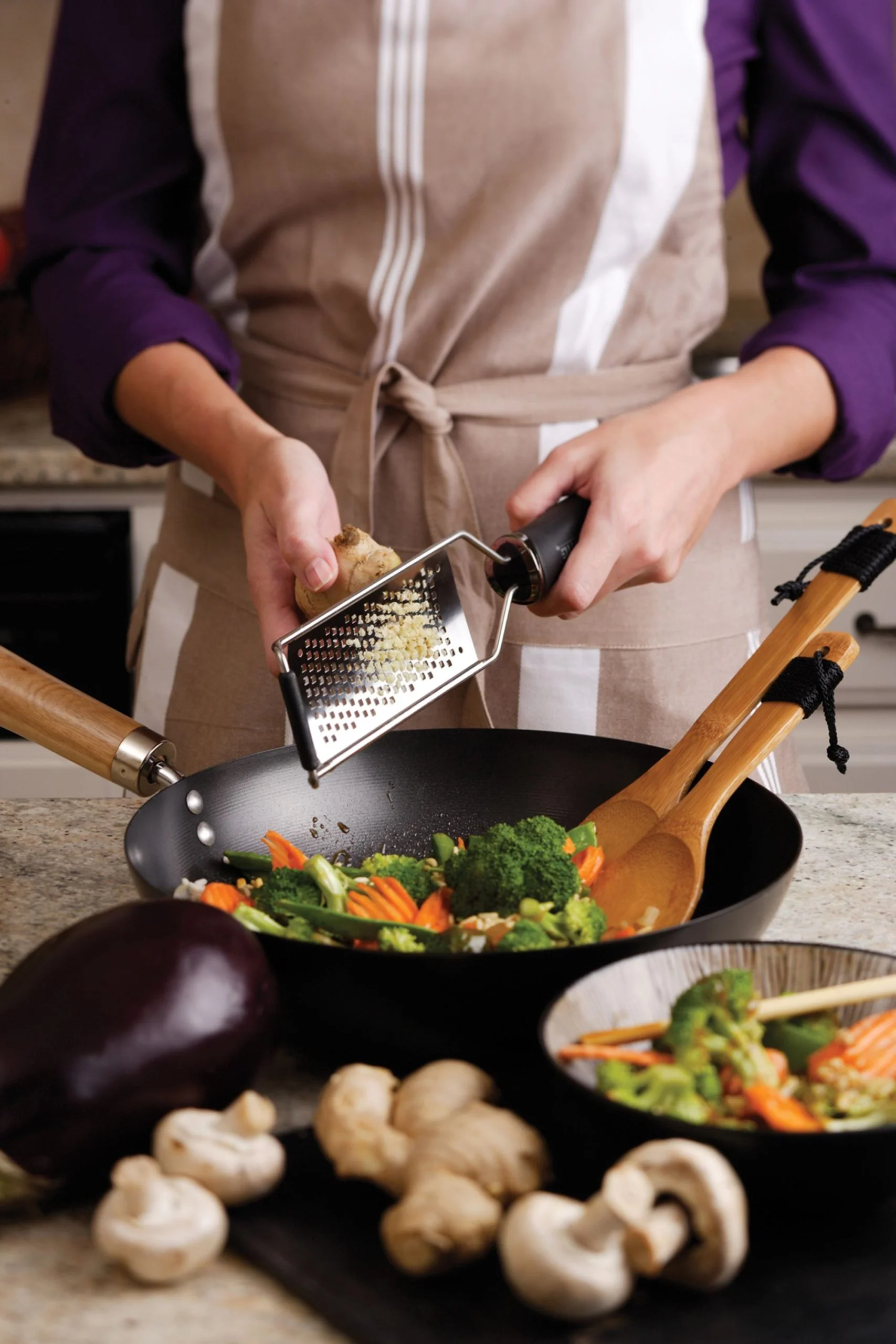 Microplane Gourmet Coarse Grater - Image 4