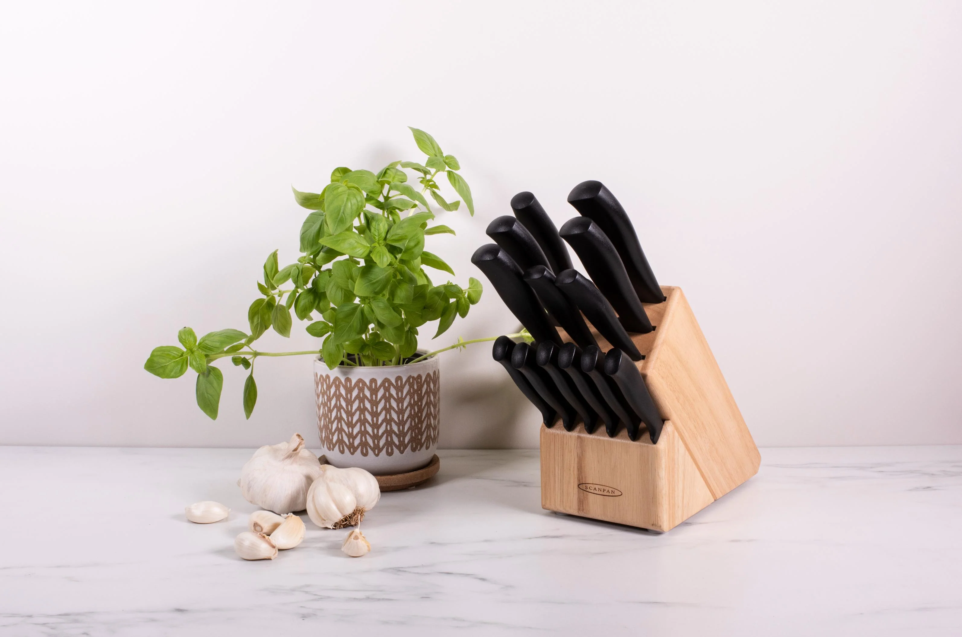 Scanpan Microsharp Stainless Steel knife Wooden Block - 14 Piece - Image 3