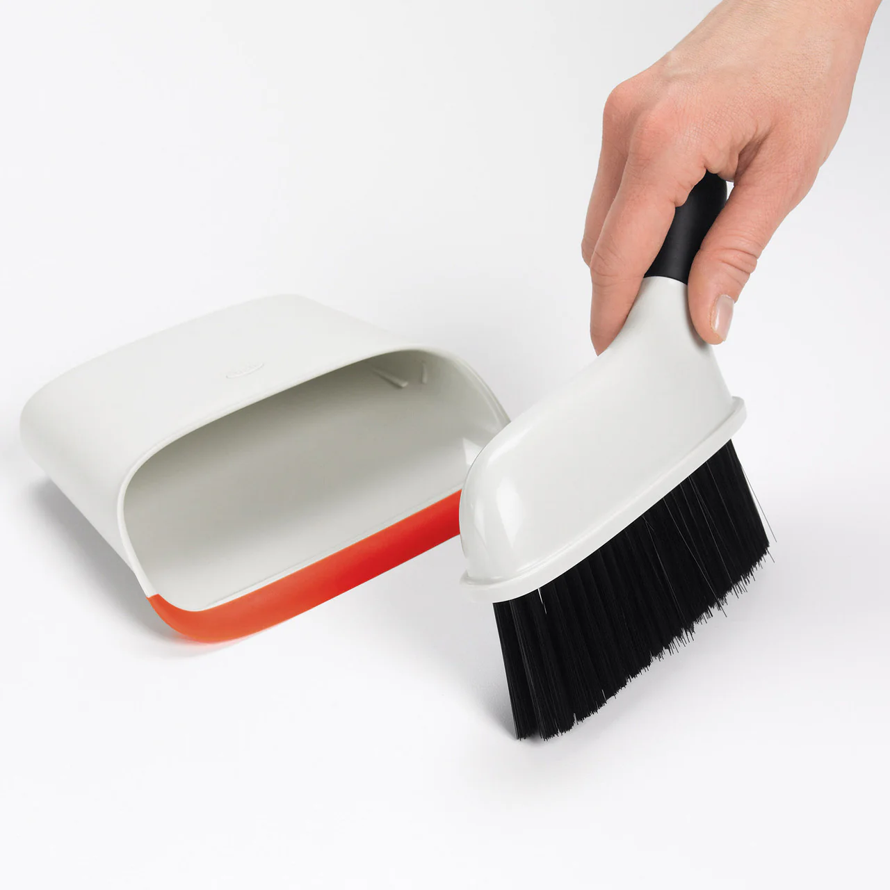 OXO Good Grips Compact Dustpan and Brush Set - Image 3