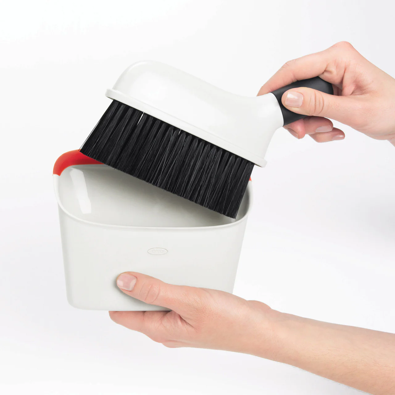 OXO Good Grips Compact Dustpan and Brush Set - Image 4