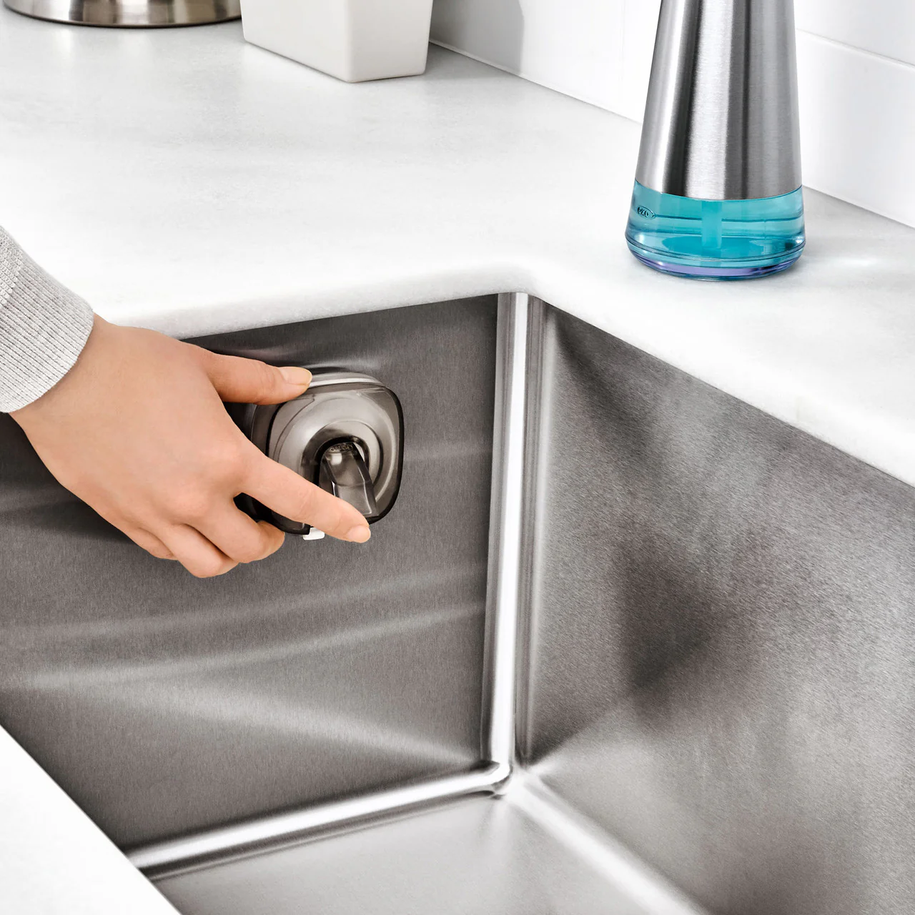 OXO Good Grips StrongHold™ Suction Sink Caddy - Image 3