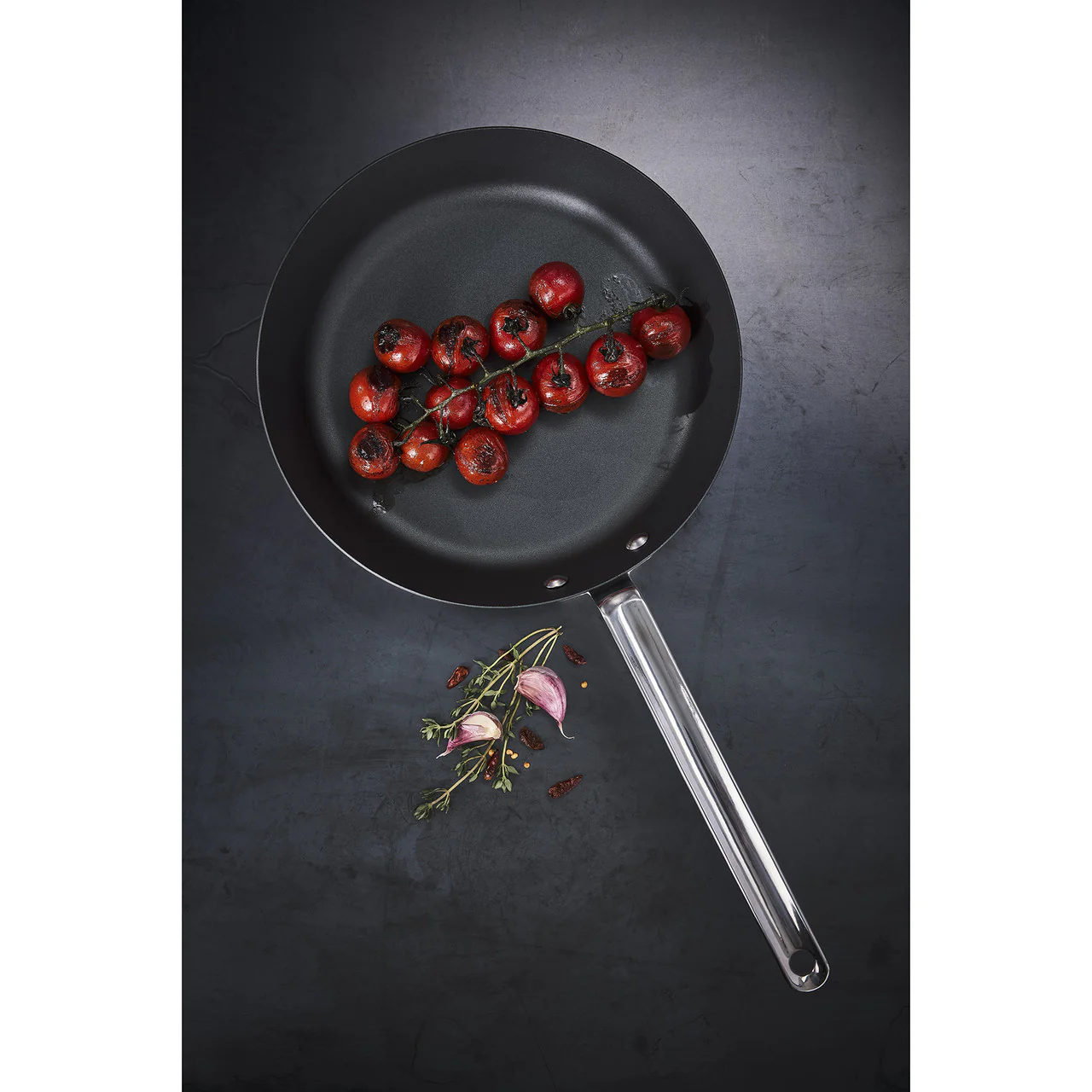 Scanpan Black Iron Fry Pan 26cm - Image 4