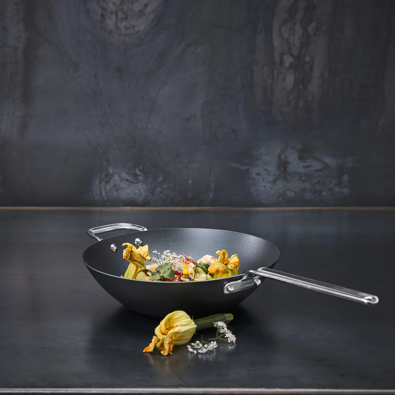 Scanpan Black Iron Wok 30cm - Image 3