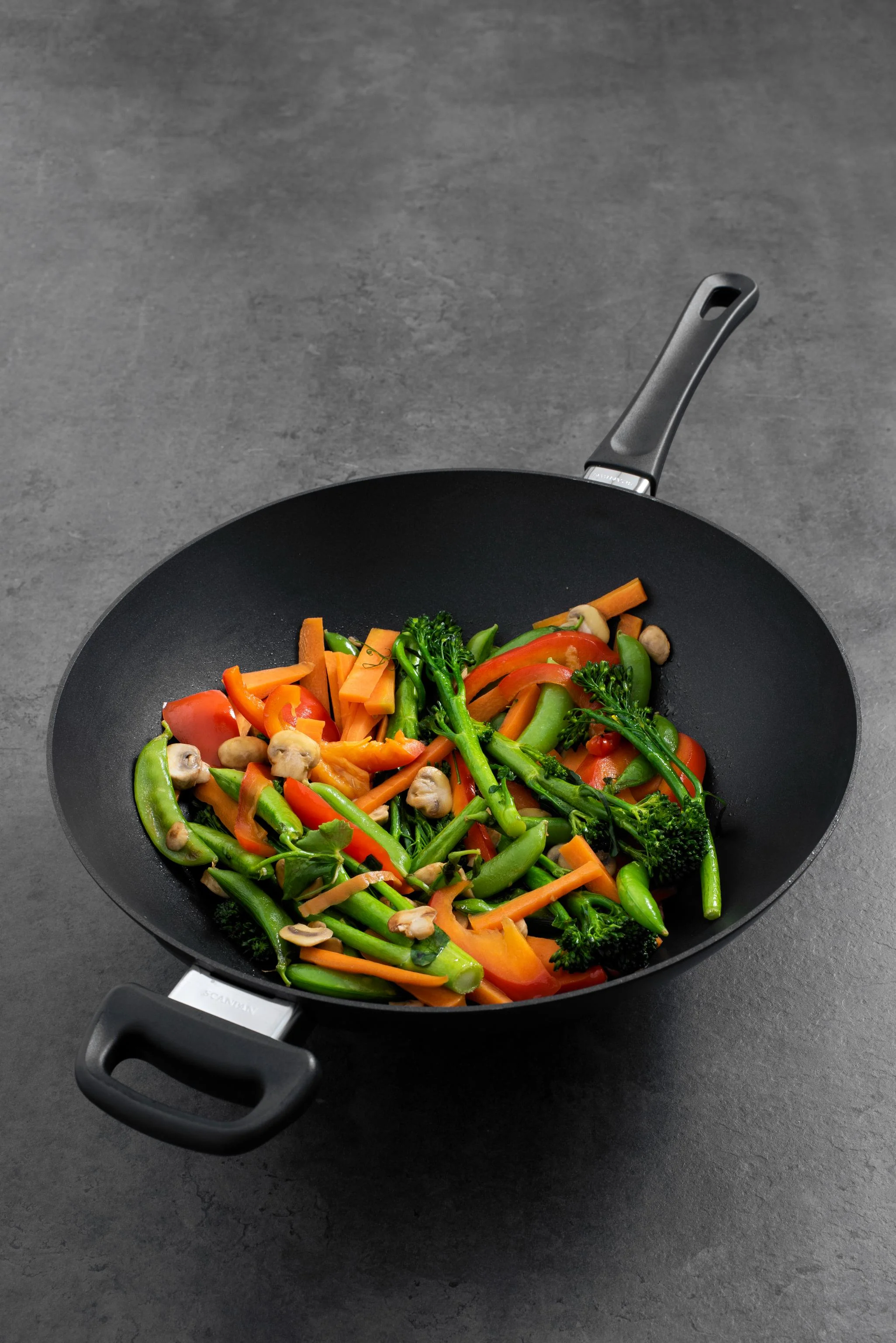 Scanpan Classic Induction 32cm Wok - Image 3