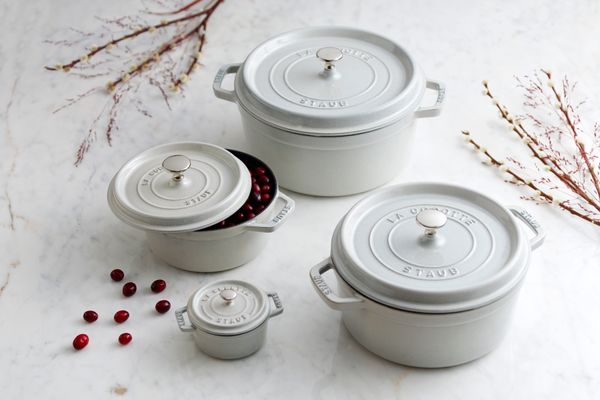 Staub Round Cocotte - 24cm White Truffle - Image 4