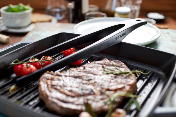 Staub Silicone Tongs Black - 31cm - Image 2