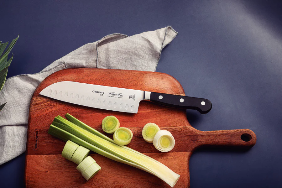 Tramontina Century Forged Santoku Knife - 18cm - Image 4