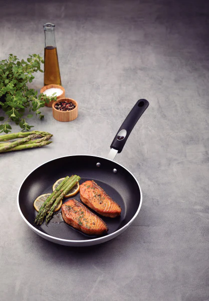 Tramontina Professional Nonstick Frying Pan - 20cm - Image 3