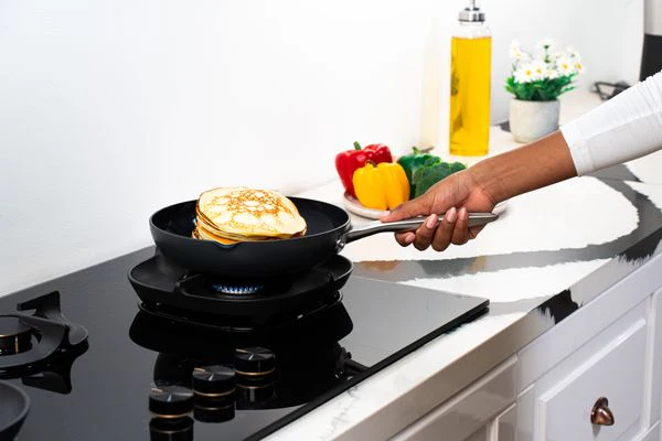 Zyliss Ultimate Pro Frypan PFAS Free - 24cm - Image 6