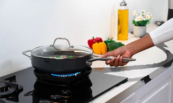 Zyliss Ultimate Pro Saute Pan w/Lid PFAS Free - 28cm - Image 7